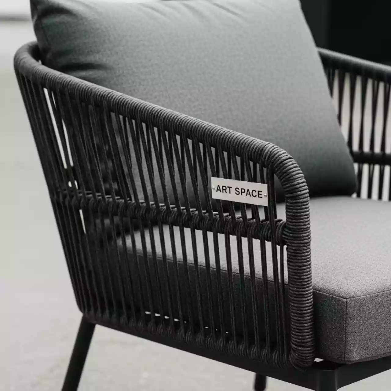 Аренда Кресло плетеное Palermo антрацит серое с подушками в этно-парке «Моя Россия» — ART SPACE