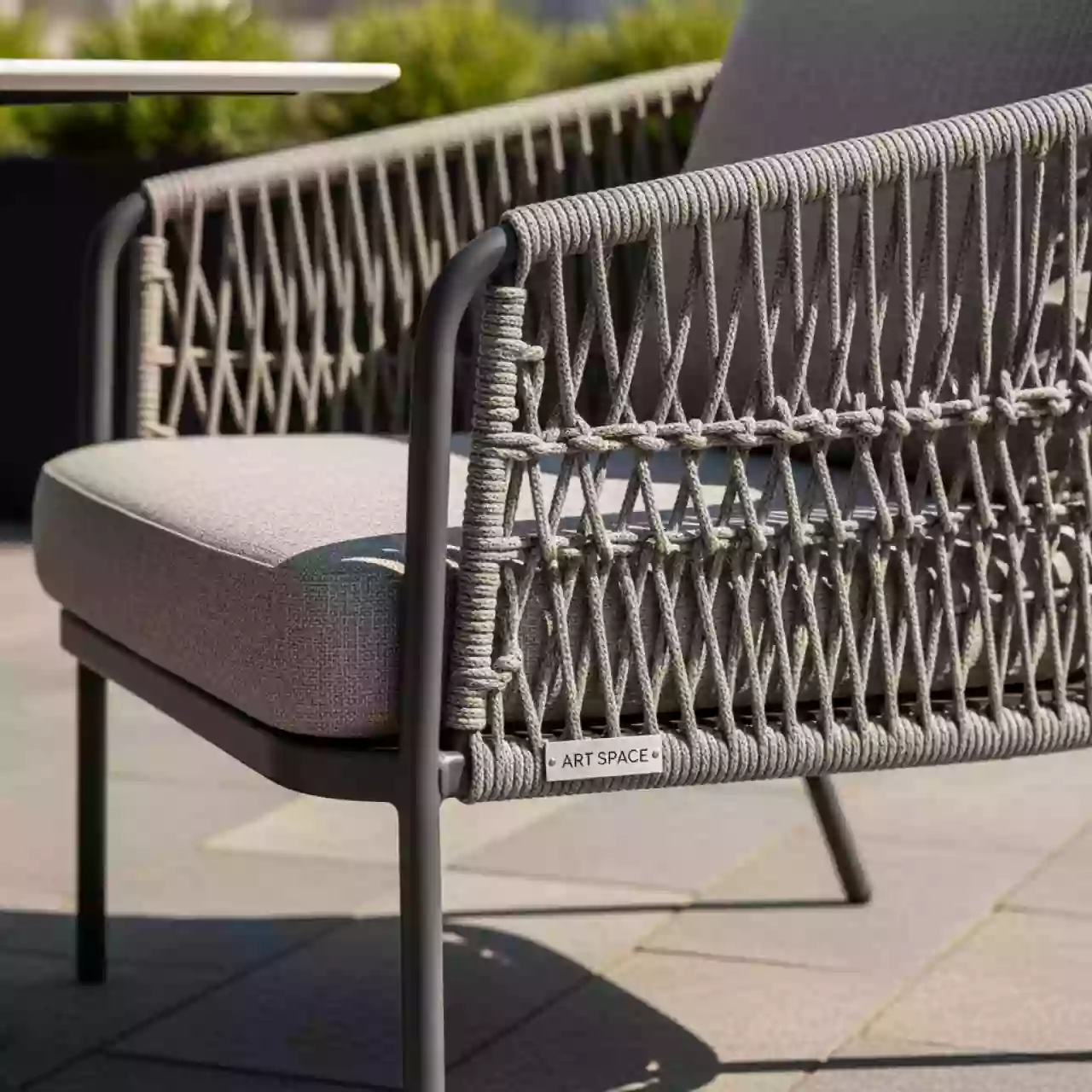 Аренда Кресло плетеное с обивкой 356 Outdoor Woven в ресторане «La Terrazza» — ART SPACE