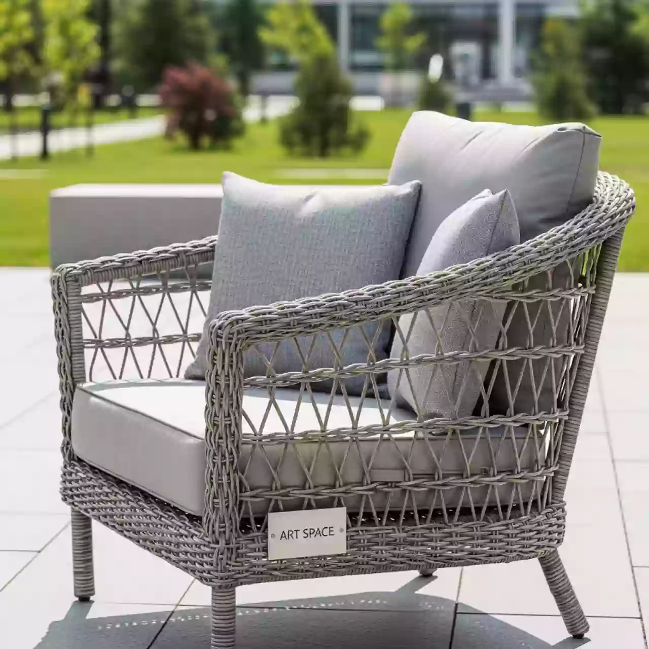 Аренда Кресло плетеное с подушками Bellagio в Университете «Сириус» — ART SPACE