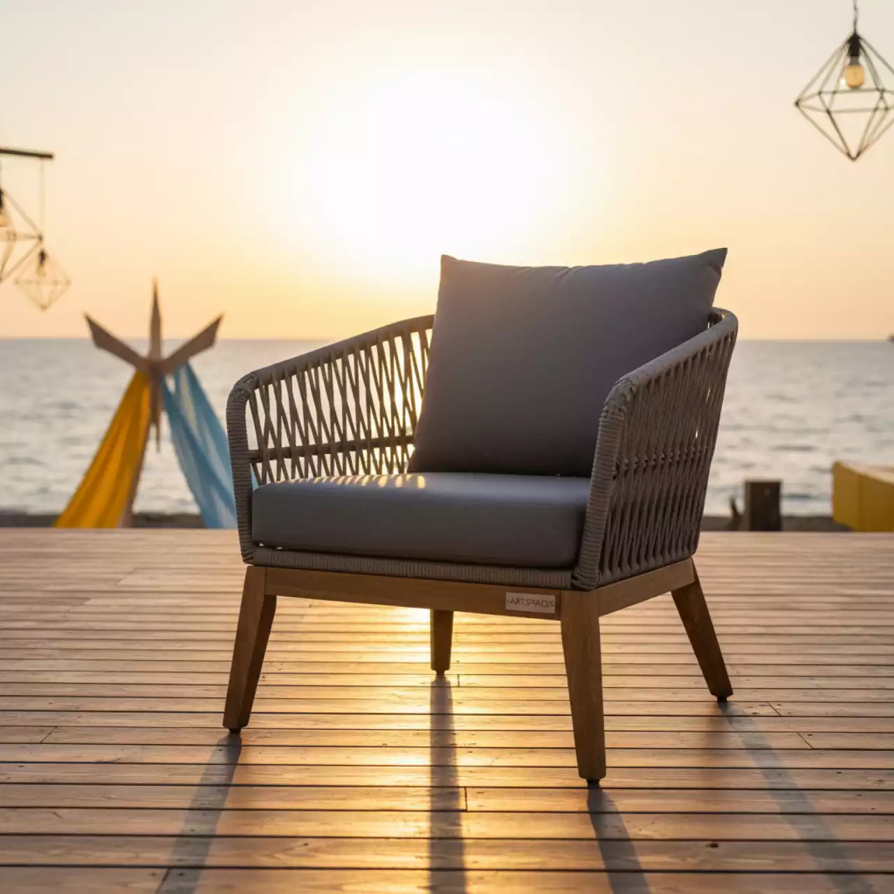 Аренда Кресло плетеное Titulo с подушками в пляжном комплексе VinoGrad — ART SPACE