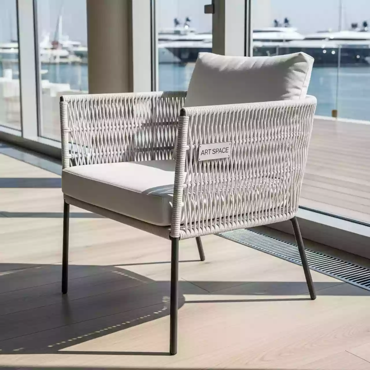 Аренда Кресло плетеное YH C1618W в ресторане «D.O.M» — ART SPACE
