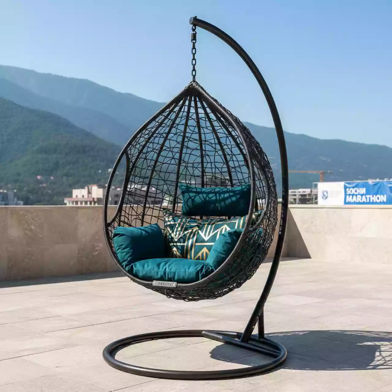 Аренда Кресло подвесное DeckWOOD из искусственного ротанга в Panorama by Mercure — ART SPACE