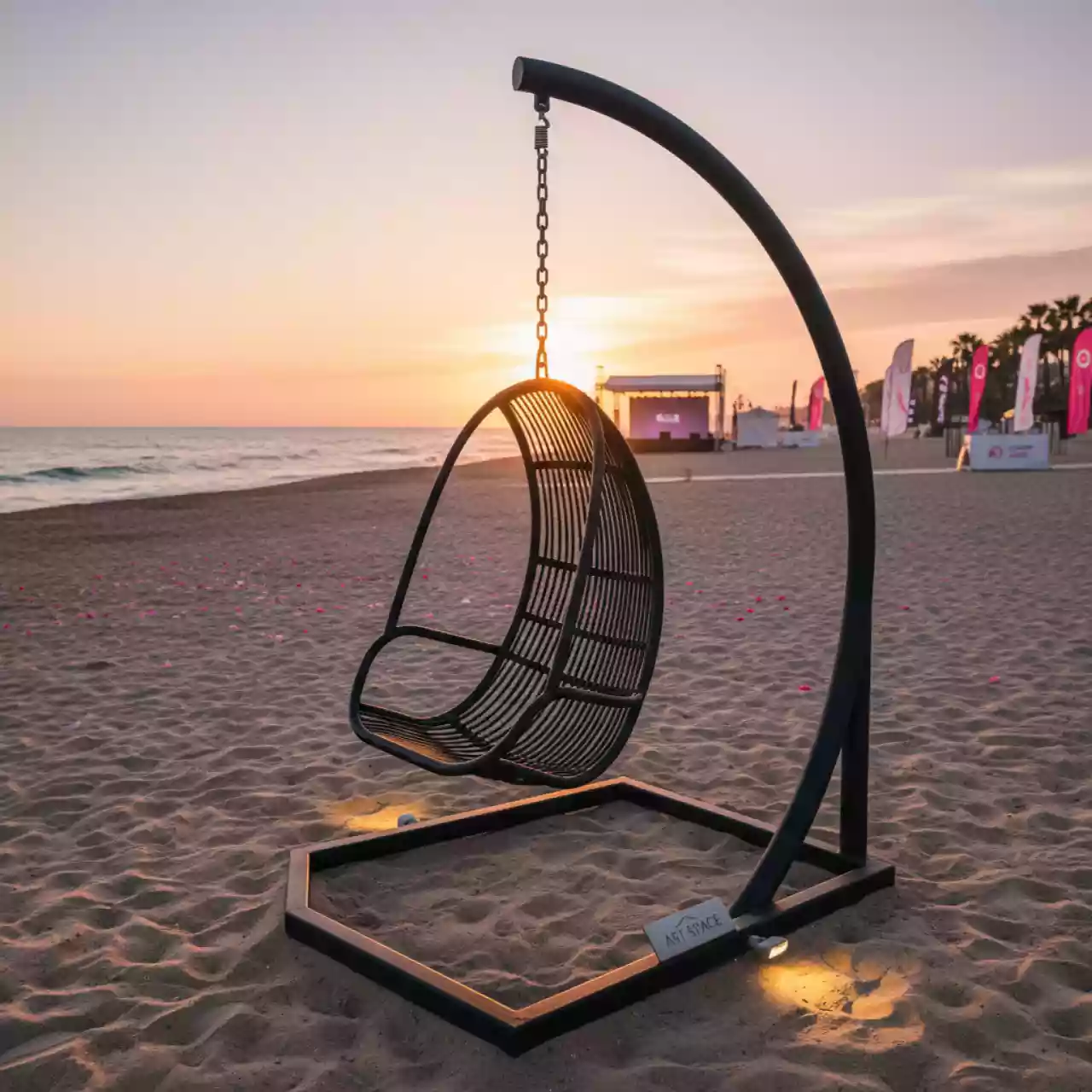 Аренда Кресло подвесное КМ 0016 черное на пляже «Маяк» — ART SPACE