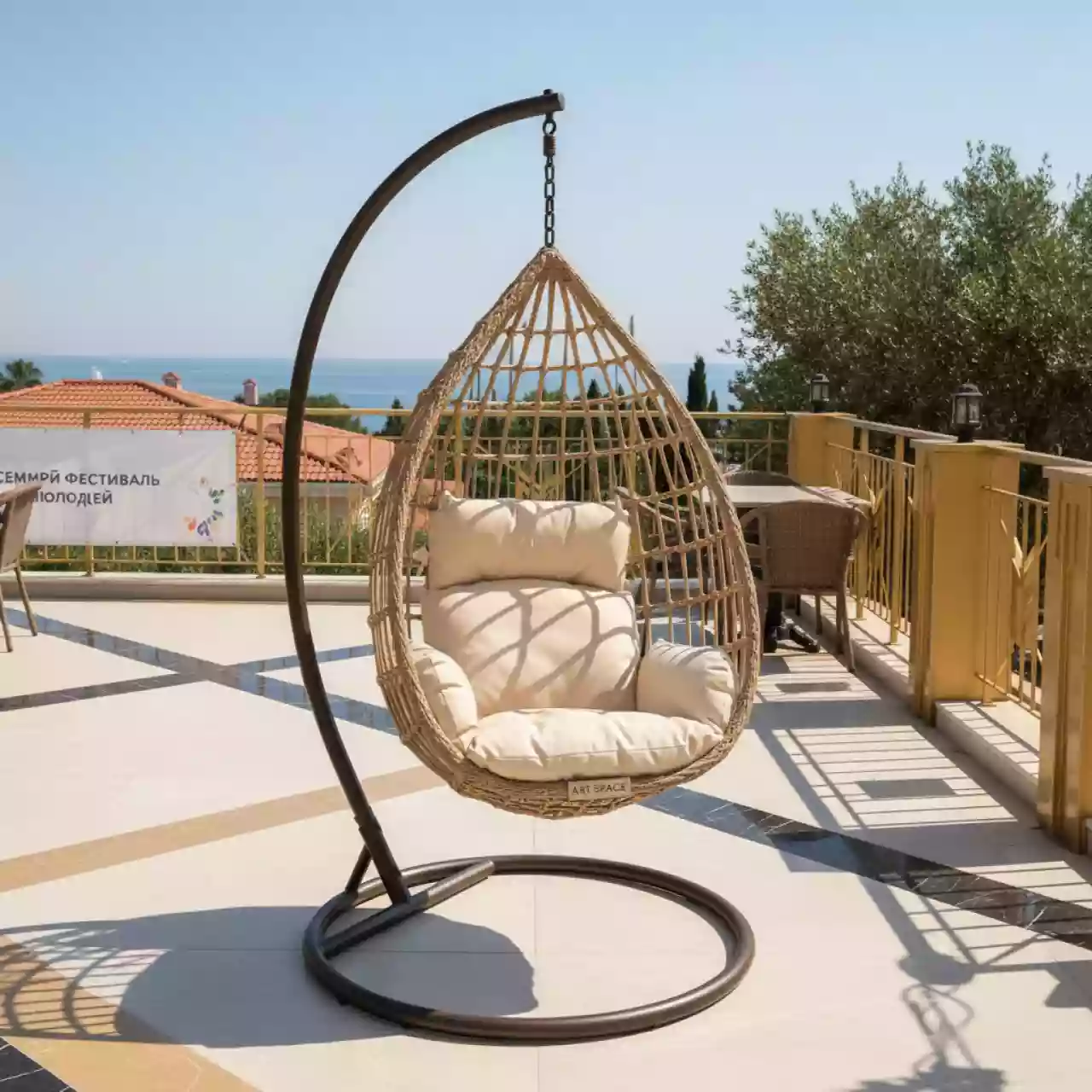 Аренда Кресло подвесное плетеное AFM 209A бежевое в ресторане «Магеллан» — ART SPACE