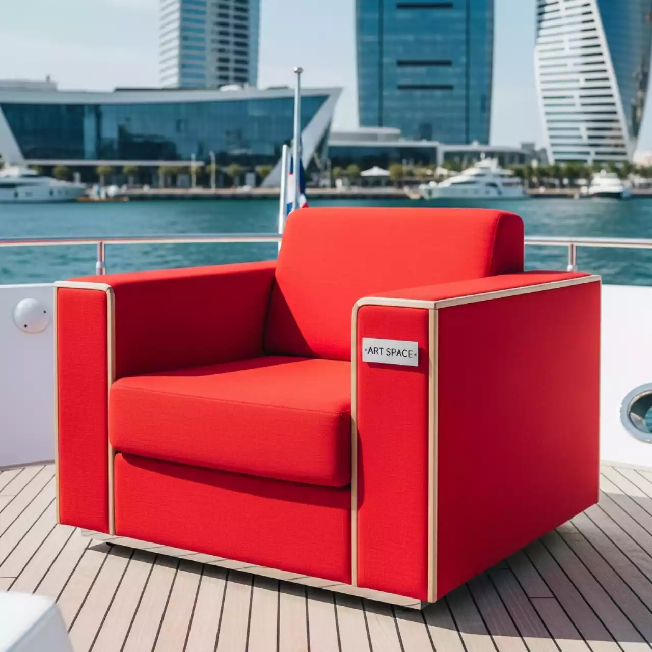 Аренда Кресло Red square красное на VIP-яхте (Имеретинский порт) — ART SPACE