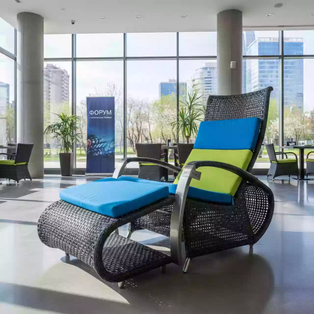 Аренда Кресло реклайнер плетеное Menorca в ресторане «La Terrazza» — ART SPACE