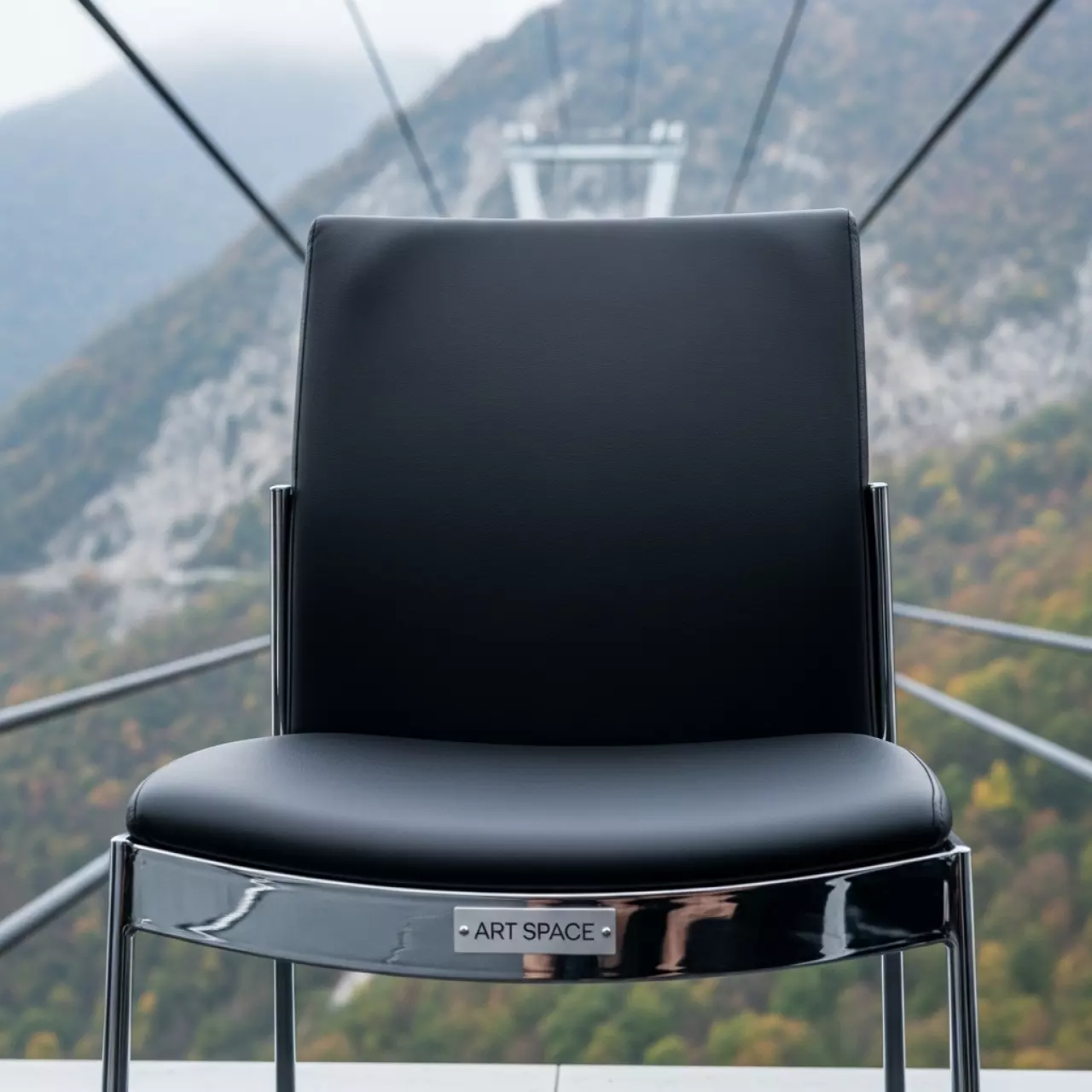 Аренда Кресло Samba черное экокожа в Skypark Sochi — ART SPACE