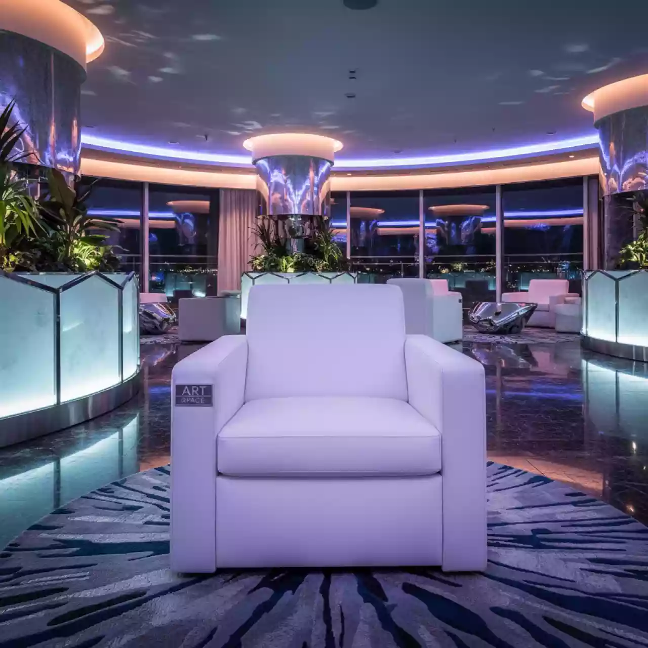 Аренда Кресло Samba ярко белое из экокожи 04 137WT в отеле Radisson Lazurnaya — ART SPACE