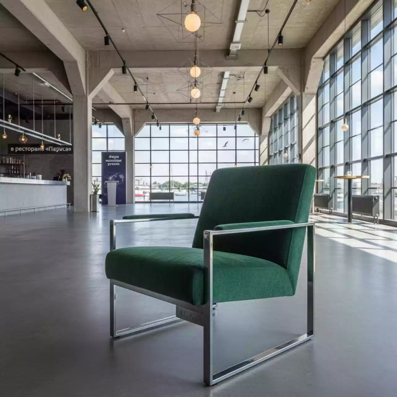 Аренда Кресло шезлонг зеленое в ресторане «Паруса» — ART SPACE