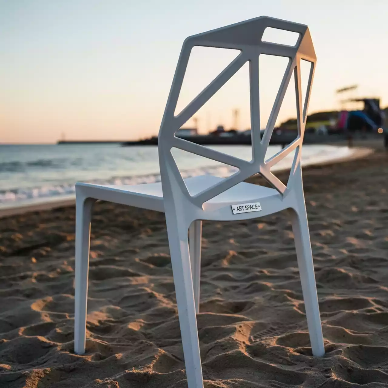Аренда Кресло Urban белое на пляже «Ривьера» — ART SPACE