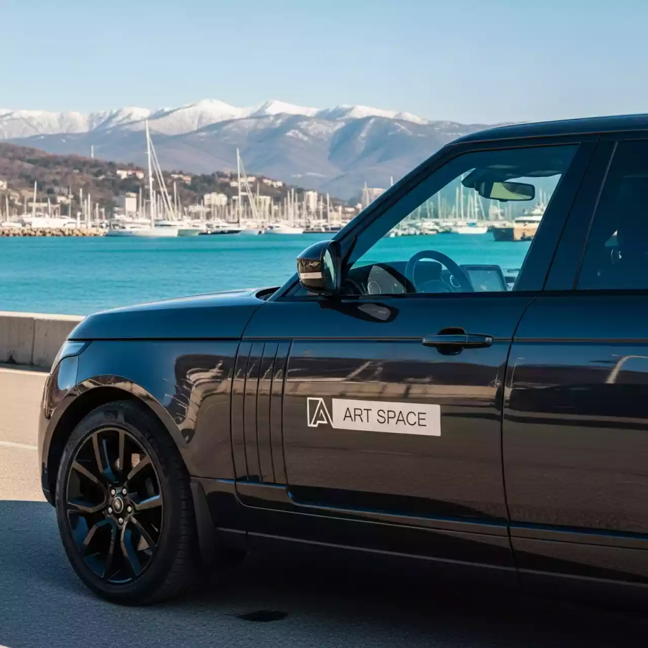 Аренда Кроссовер DBX 223 на парусной регате (Сочи) — ART SPACE