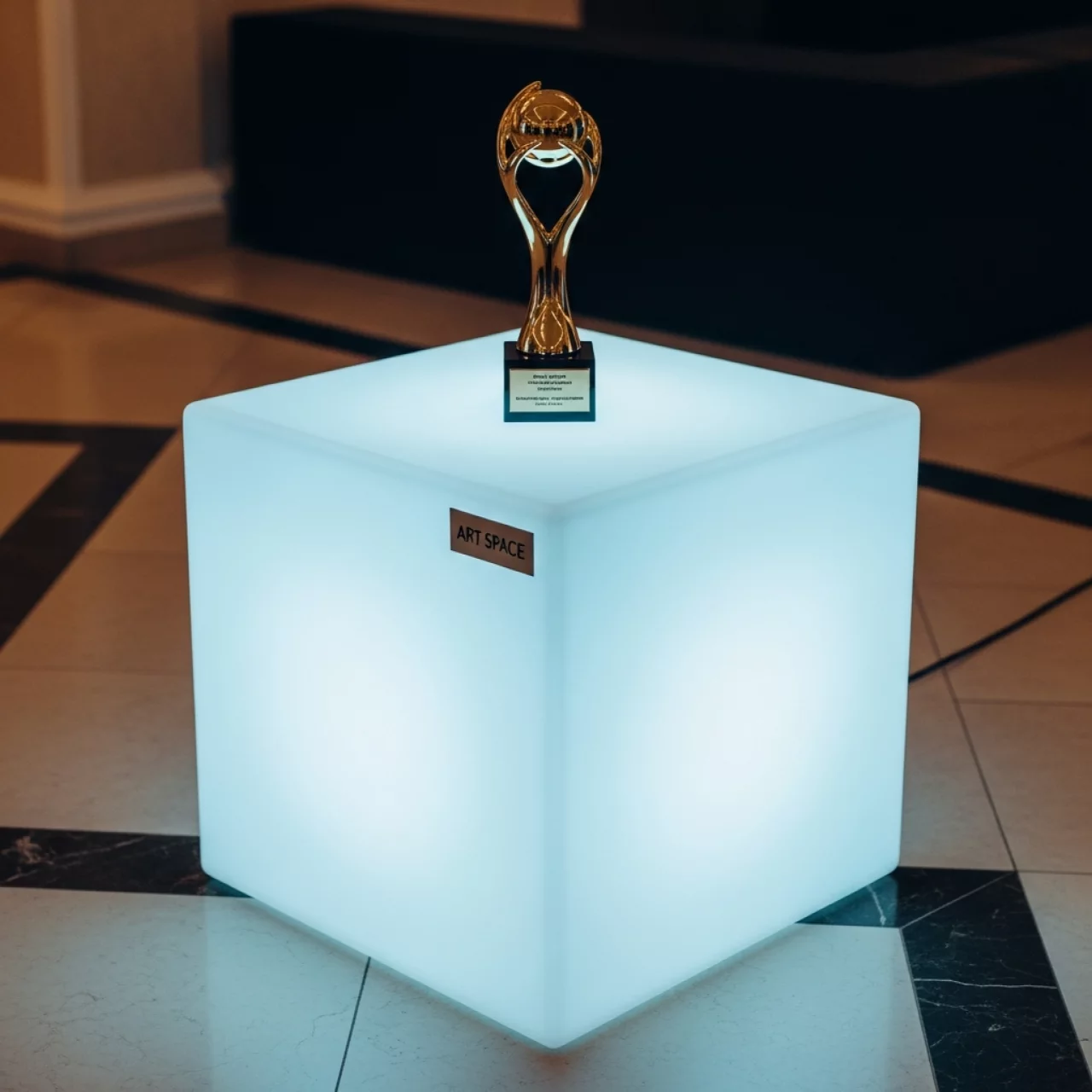 Аренда Куб LED 40х40х40 см в санатории «Сочи» — ART SPACE