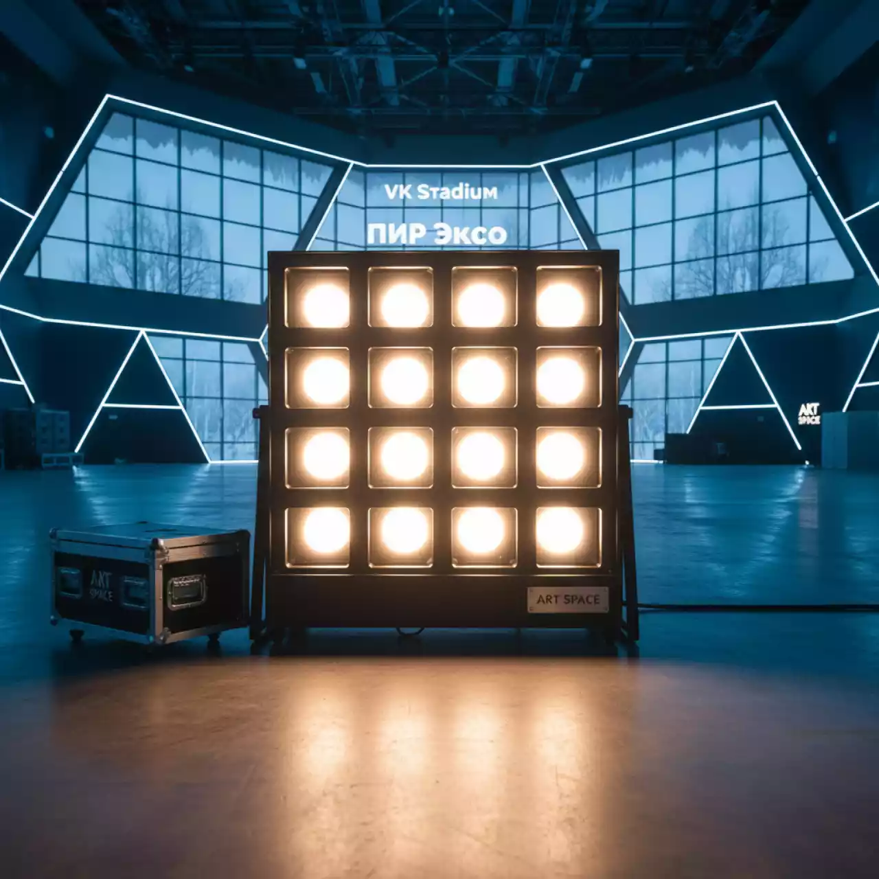 Аренда Куб светодиодный Involight Matrix 559 в VK Stadium Sirius — ART SPACE