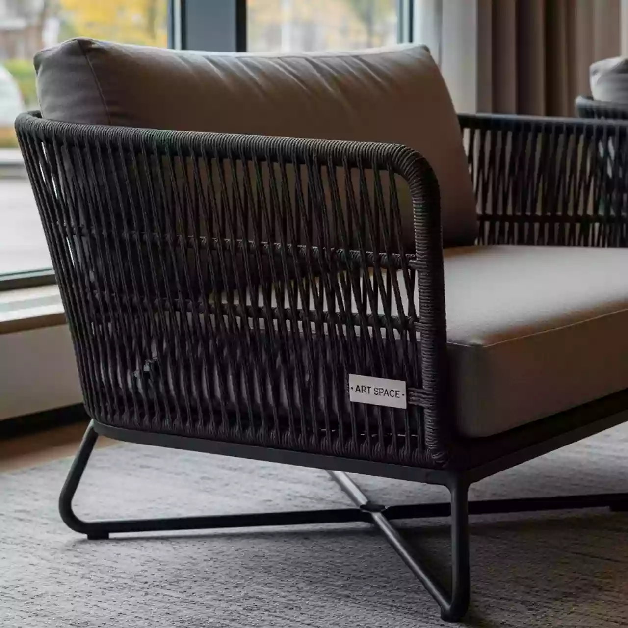 Аренда Кушетка плетеная правая с подушкой Agorà в Boutique Hotel PORTUM 1905 — ART SPACE