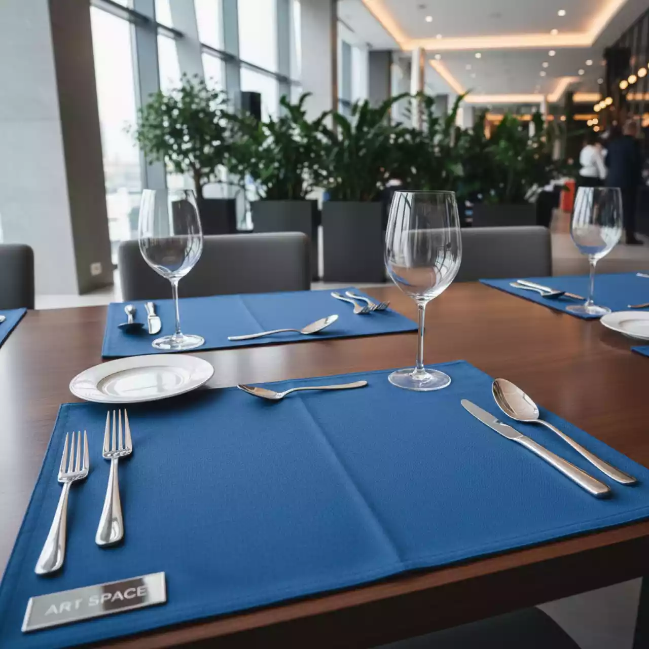 Аренда Куверт Габардин на 2 прибора голубой в Pullman Sochi Centre — ART SPACE