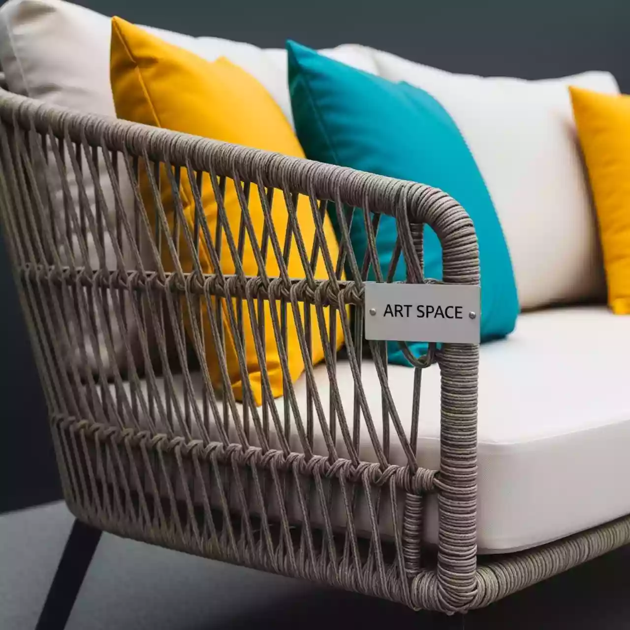 Аренда Лаунж диван плетеный с подушками Oasi в банкетном зале «Дельфин» — ART SPACE