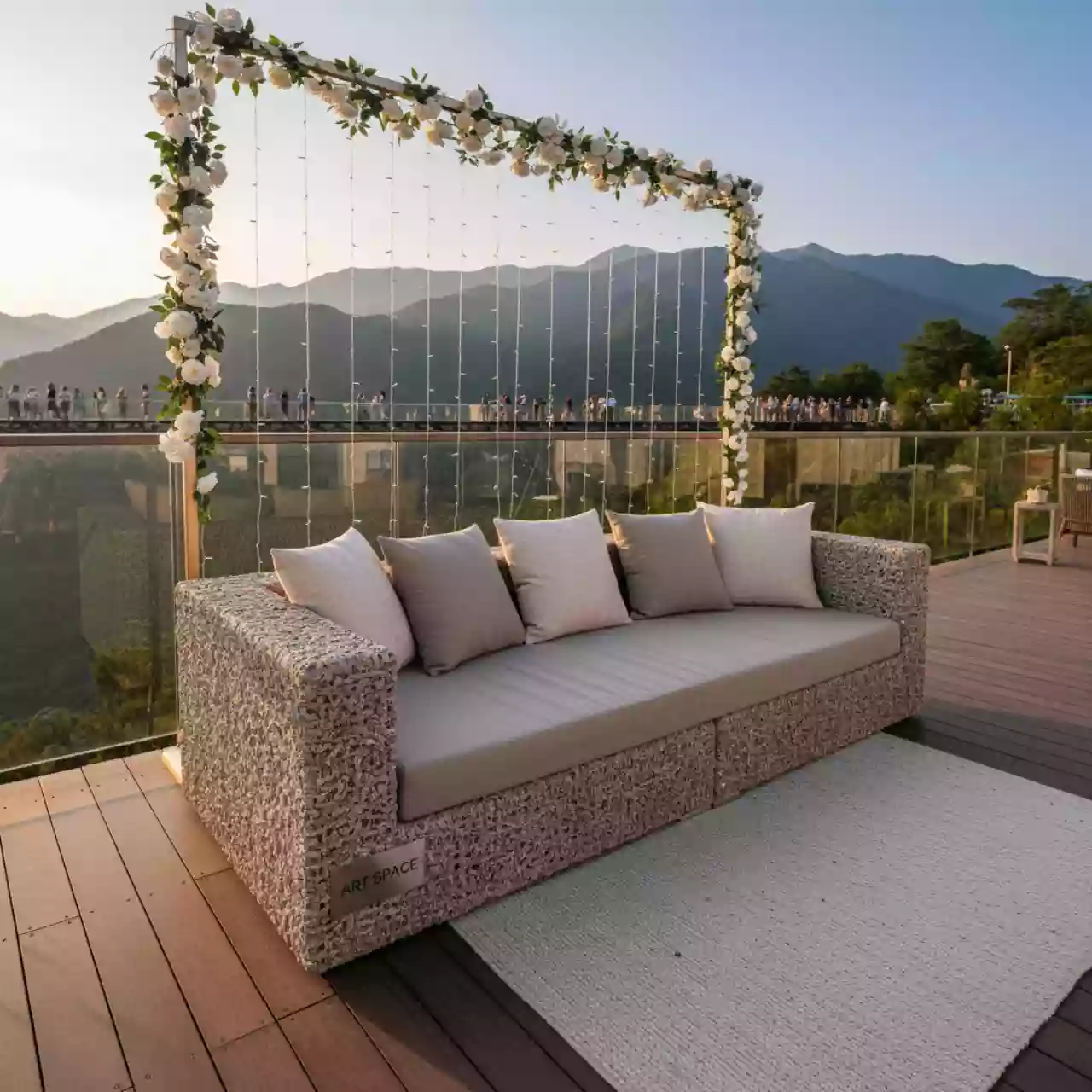 Аренда Лаунж диван плетеный TAG AC1417 TB NEW в Skypark Sochi — ART SPACE