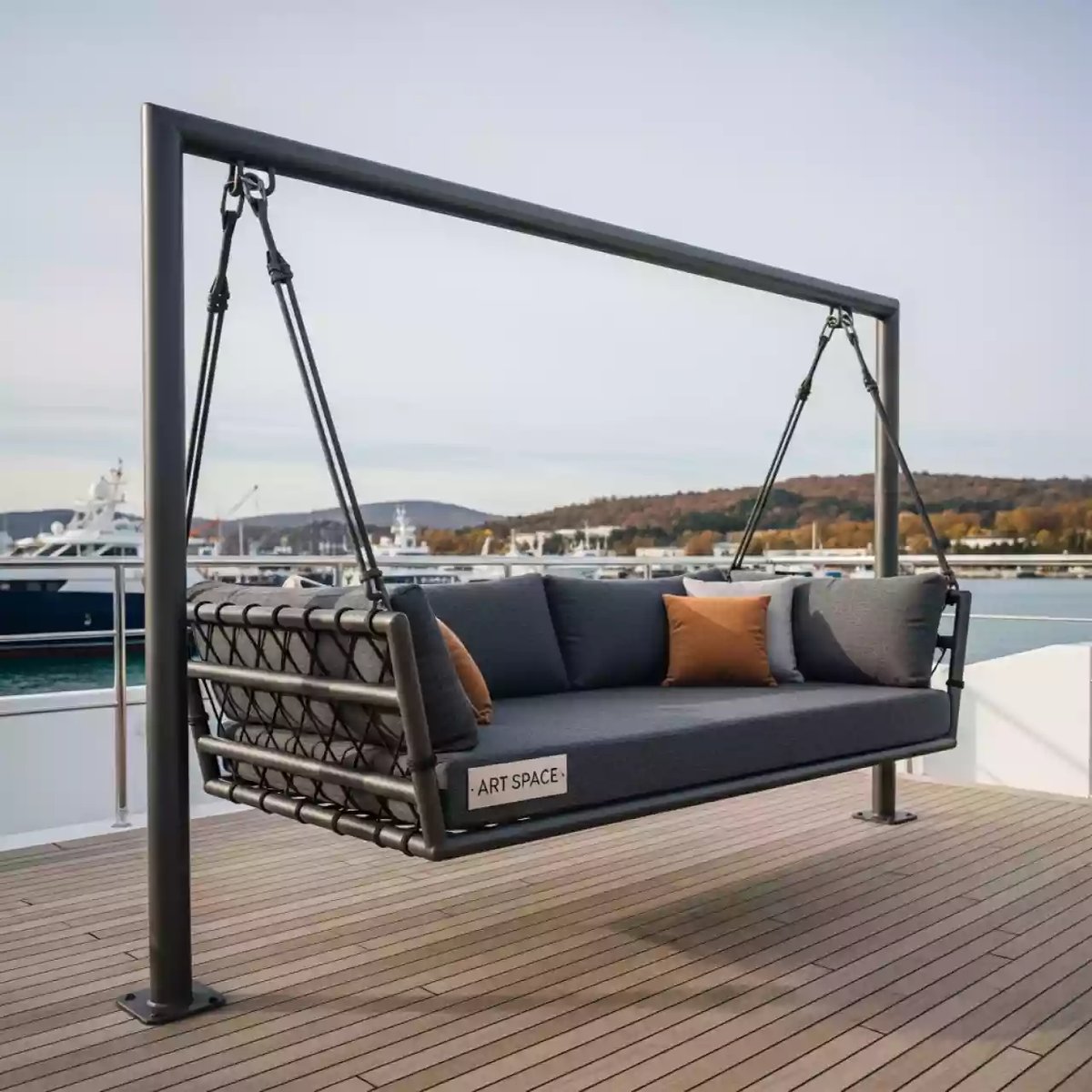 Аренда Лаунж диван подвесной Gravity на VIP теплоходе (Морпорт Сочи) — ART SPACE