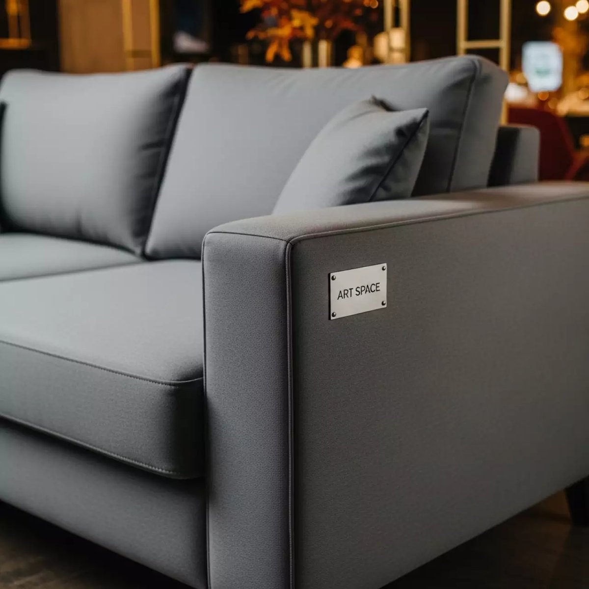 Аренда Лаунж зона Karl с трехместным диваном серая в ресторане «D.O.M» — ART SPACE