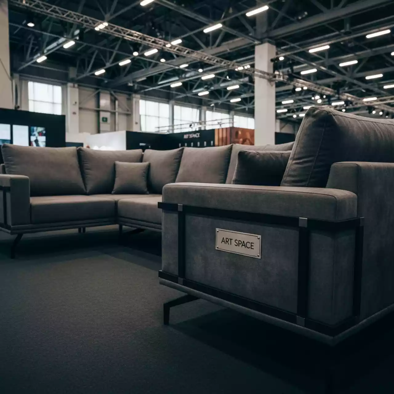 Аренда Лаунж зона угловая TSR 1025004 в Маринс Парк Отеле — ART SPACE