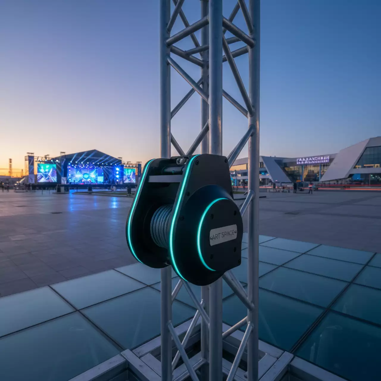 Аренда Лебедка ручная на 1 т на Медальной площади — ART SPACE