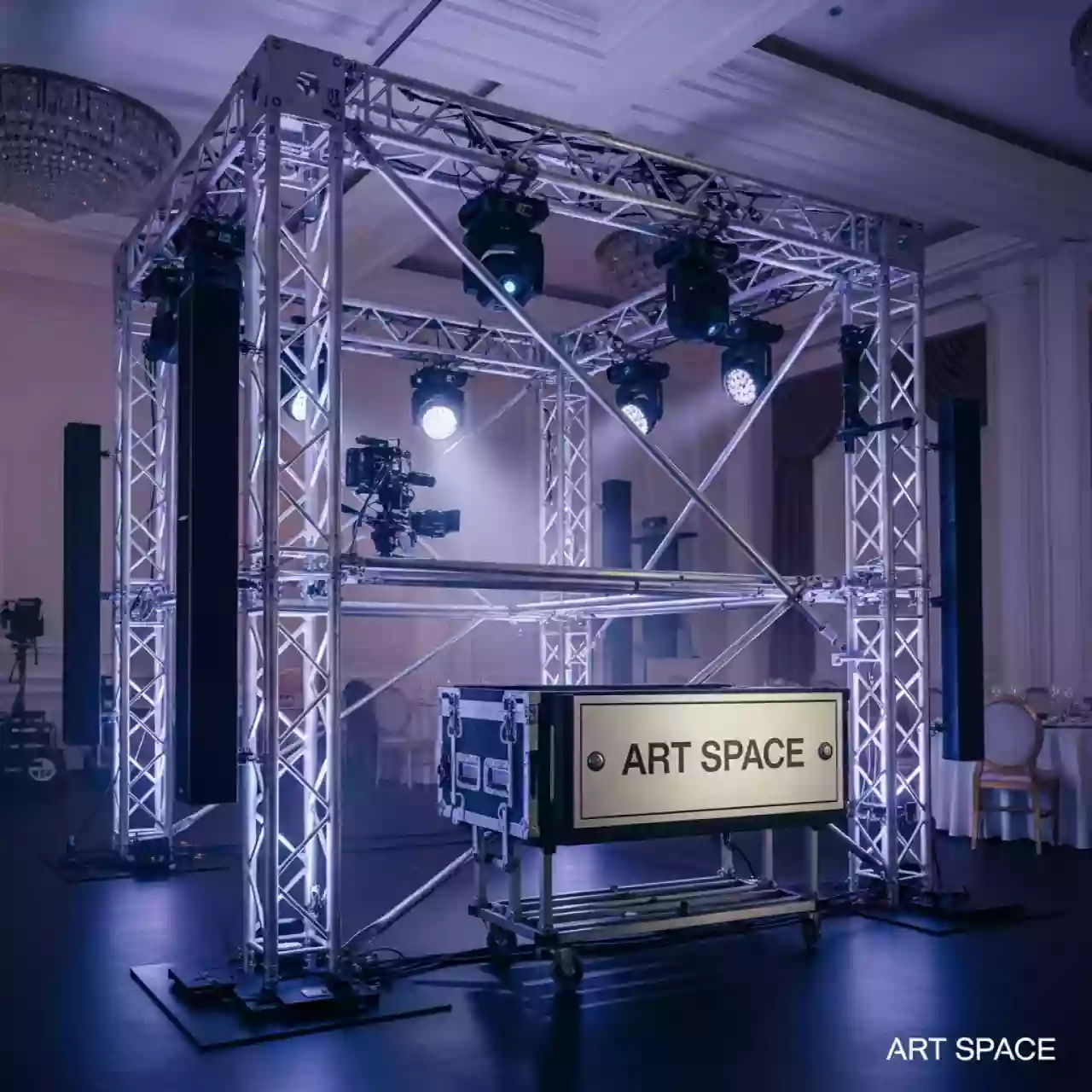 Аренда Леса хомутовые ЛХ 80 В банкетном зале «Дельфин» — ART SPACE