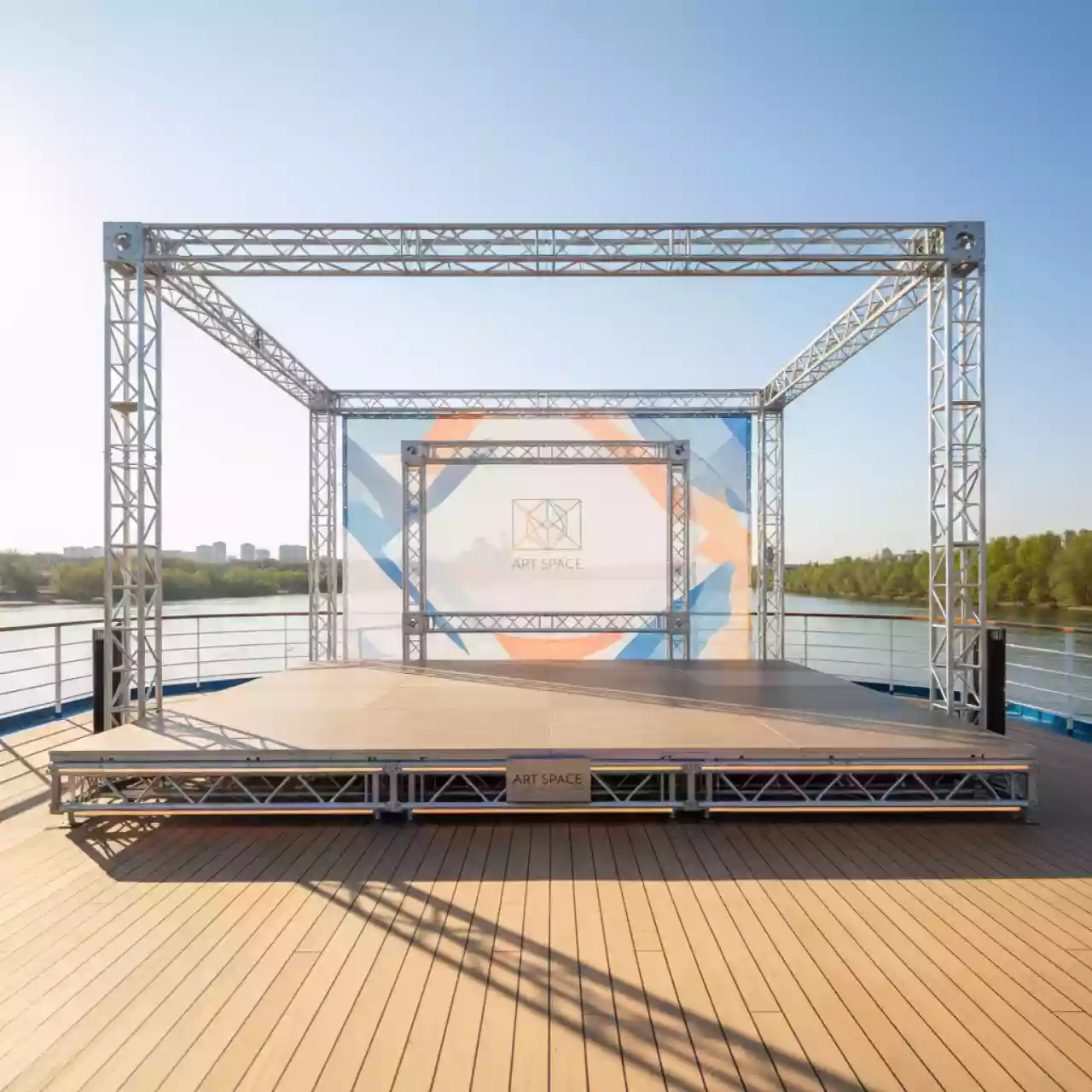 Аренда Леса рамные строительные ЛРС 60 на теплоходе «Дагомыс» — ART SPACE