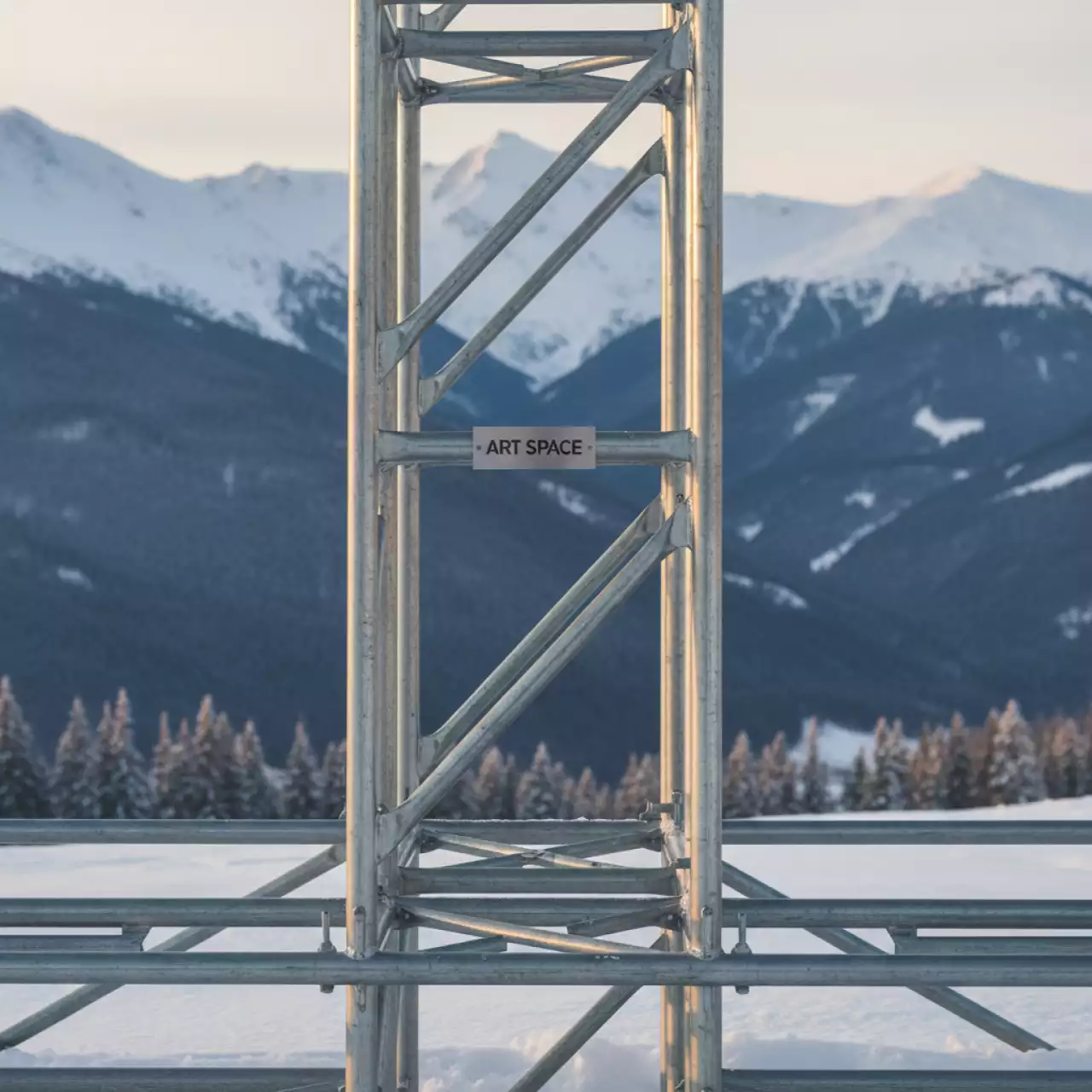 Аренда Леса рамные строительные ЛРСП 100 на курорте «Газпром» (Альпика) — ART SPACE