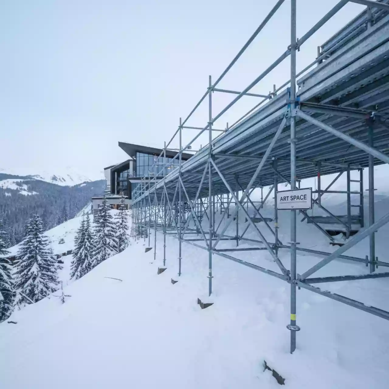 Аренда Леса строительные для наклонных поверхностей в Rixos Krasnaya Polyana — ART SPACE