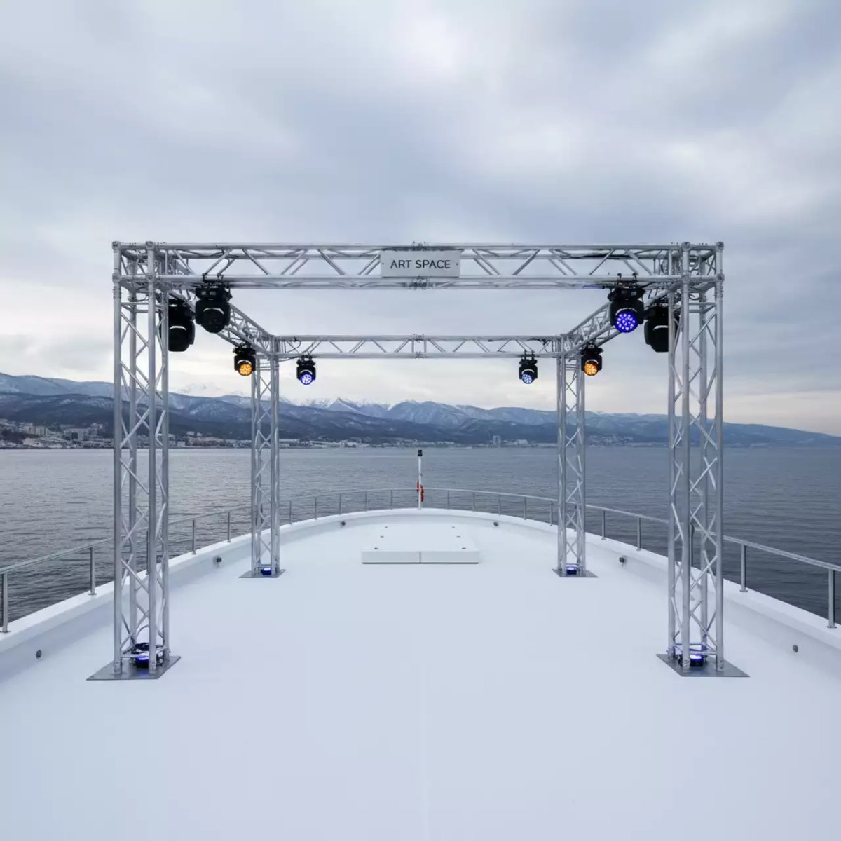 Аренда Леса строительные на VIP теплоходе (Морпорт Сочи) — ART SPACE