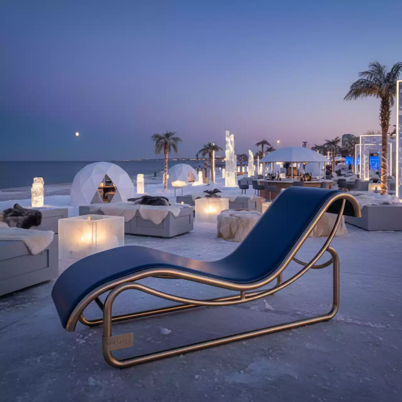 Аренда Лежак металлический левый Pipe в пляжном комплексе VinoGrad — ART SPACE