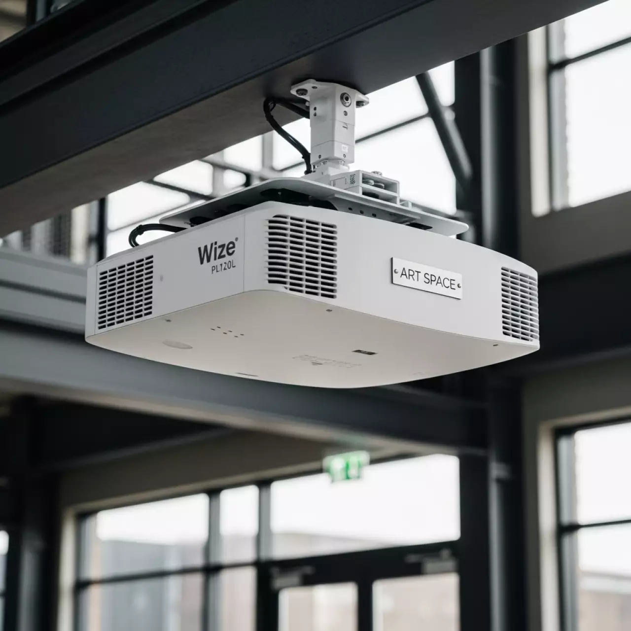 Аренда Лифт для проектора Wize Pro PL120L в Университете «Сириус» — ART SPACE