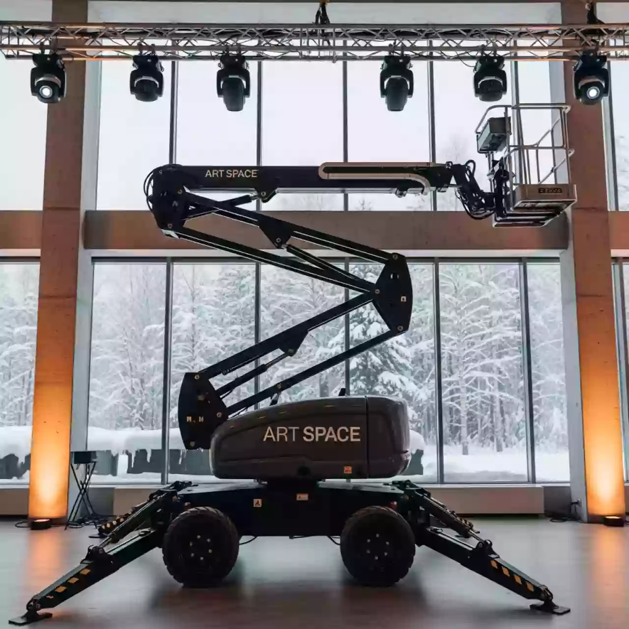 Аренда Лифт телескопический Wize Pro PL300TL в санатории «Русь» — ART SPACE