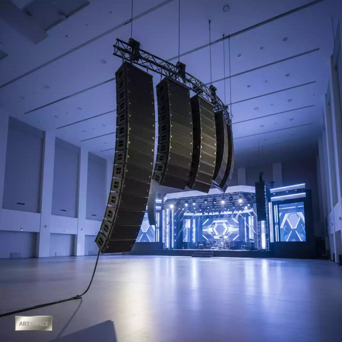 Аренда Линейный массив DAS Aero 38 в конгресс-холле отеля Жемчужина — ART SPACE