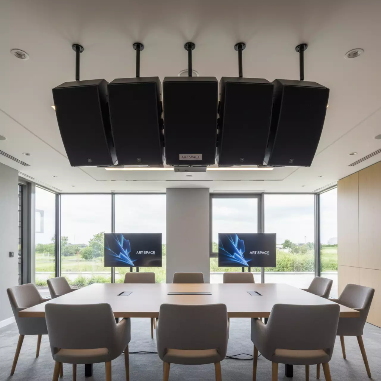 Аренда Линейный массив L Acoustics KARA в Sport Inn Hotel & Wellness — ART SPACE