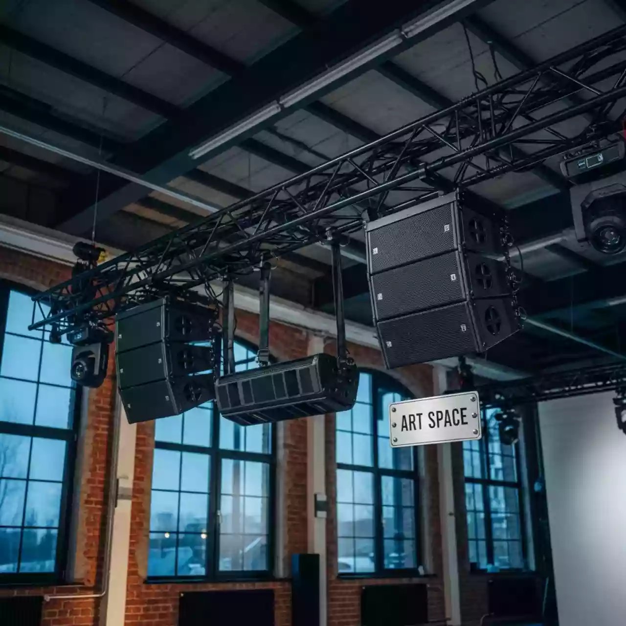 Аренда Линейный массив Meyer Sound Melodie в Omega Sirius — ART SPACE