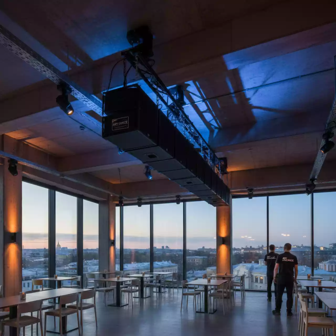 Аренда Линейный массив Meyer Sound Mina в ресторане «Высота 5642» — ART SPACE