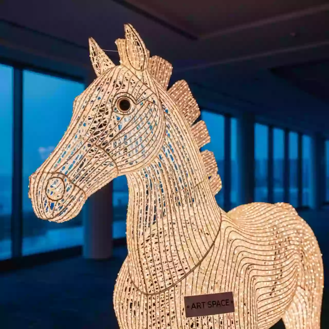 Аренда Лошадь светильник LED в зале «Чайка» (Морпорт) — ART SPACE