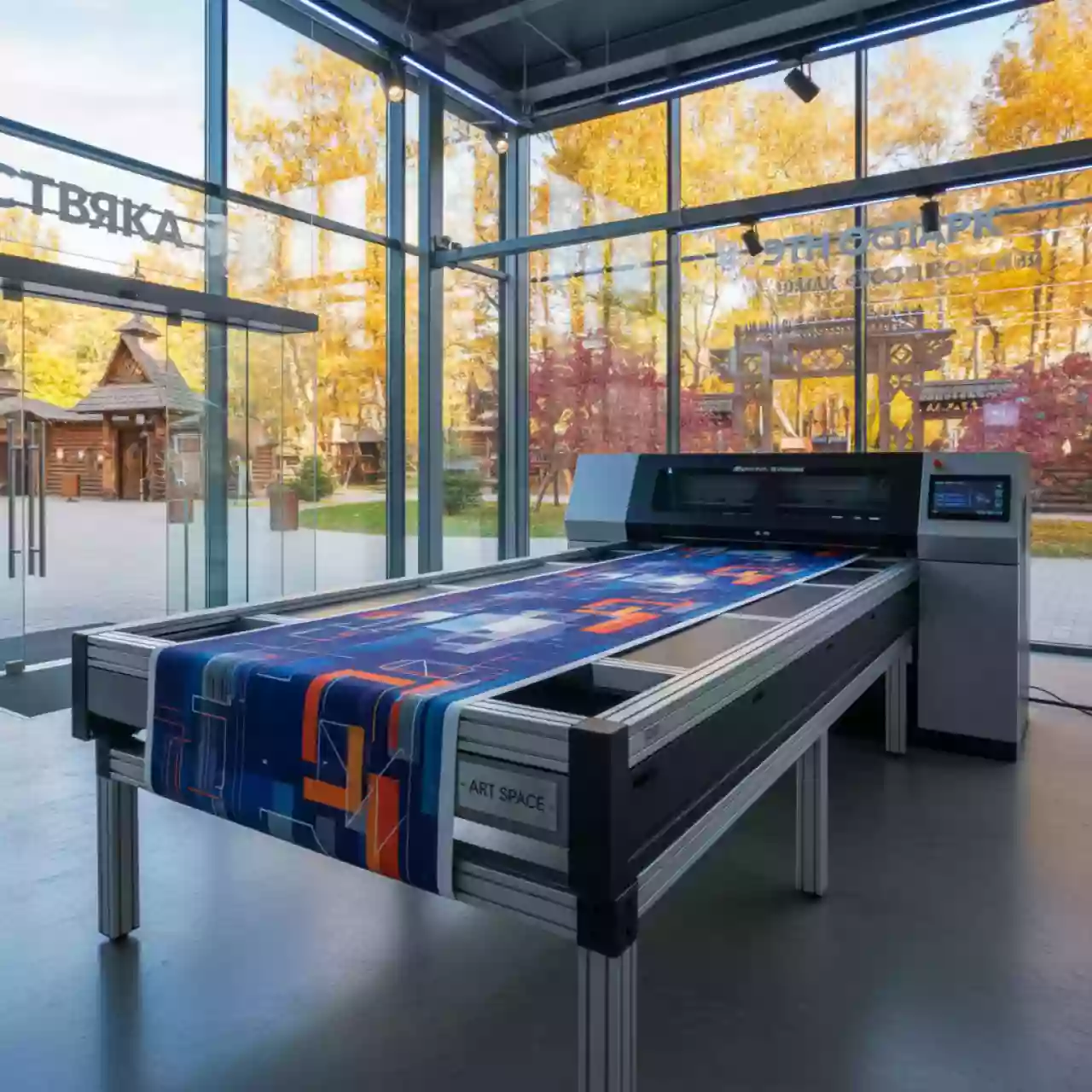 Аренда Лоток для баннеров OKI Banner Tray C8 MC9 в этно-парке «Моя Россия» — ART SPACE