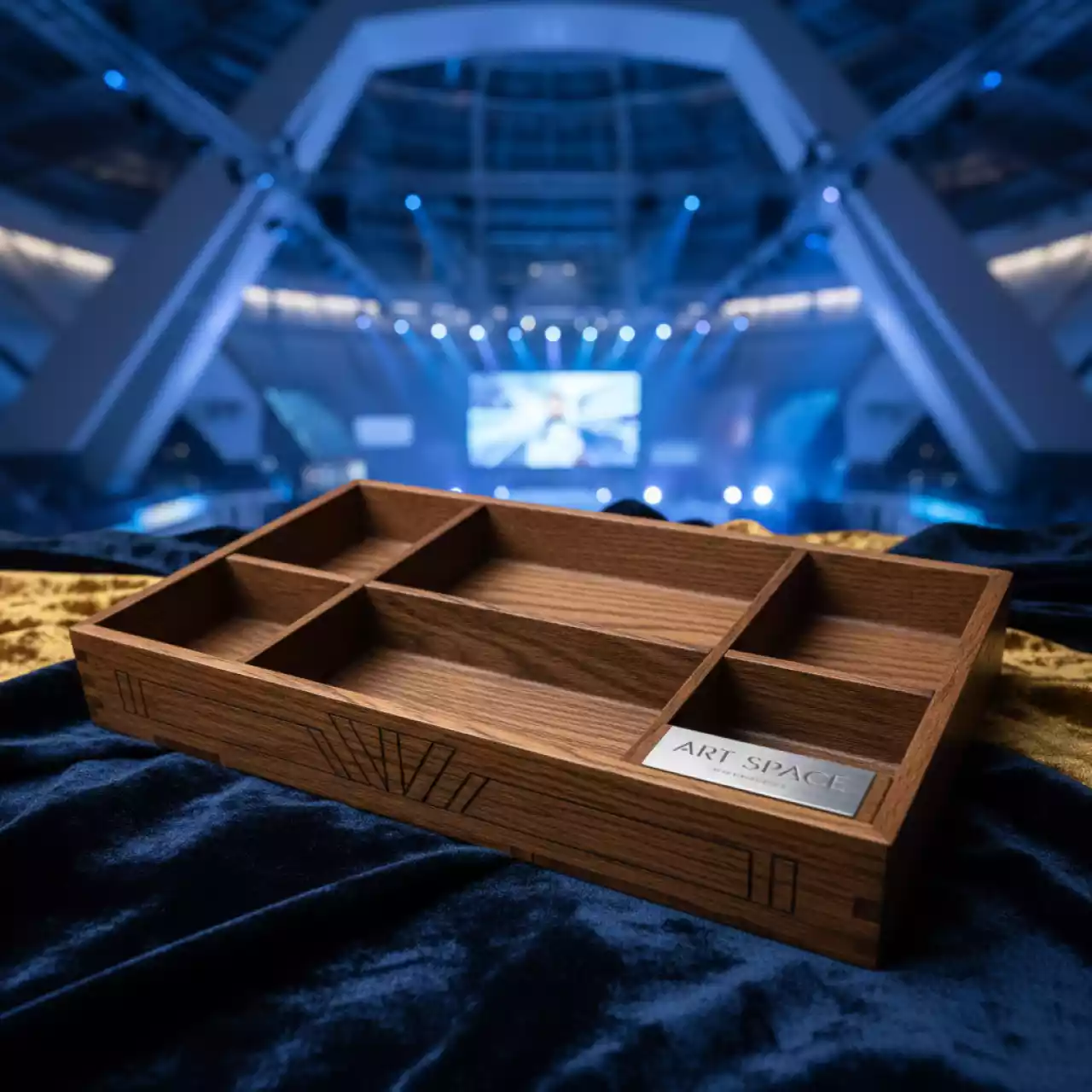 Аренда Лоток для приборов деревянный в ледовом дворце «Большой» — ART SPACE