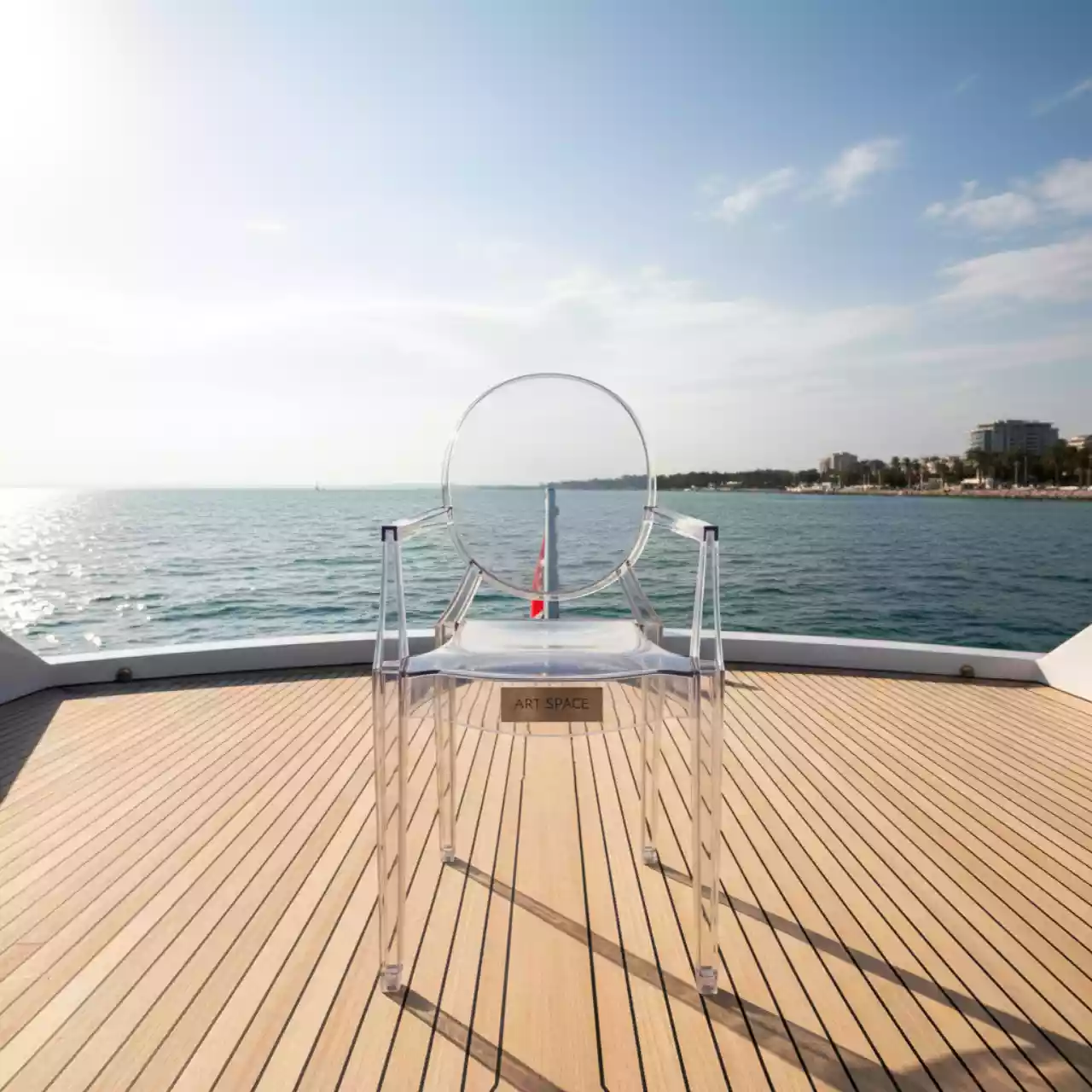 Аренда Мартинка КИЛИАН прозрачная VIP теплоход Морпорт Сочи — ART SPACE