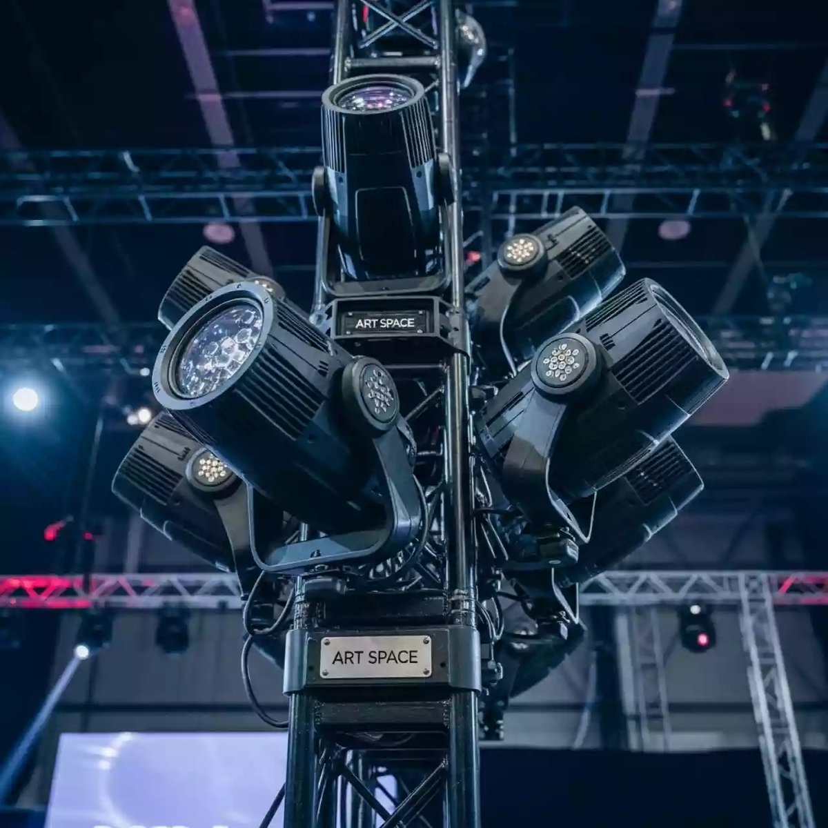 Аренда Марзан KW triO 3971 Steiger М4880 Е4780А Chaster 08871 в Red Arena — ART SPACE