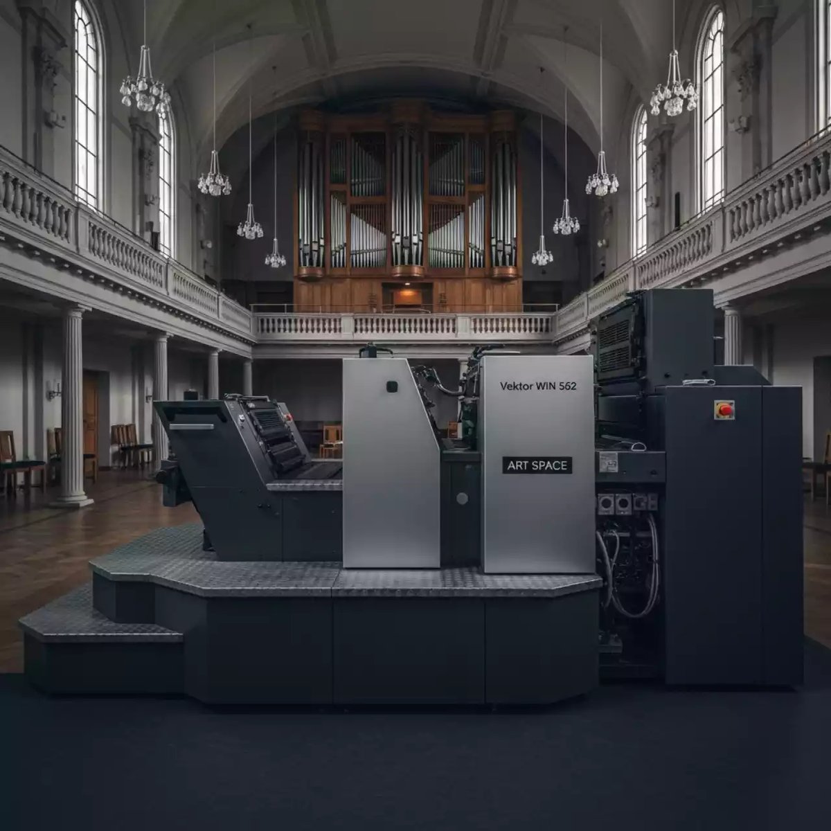 Аренда Машина печатная офсетная Vektor WIN 562 в Зале органной и камерной музыки — ART SPACE