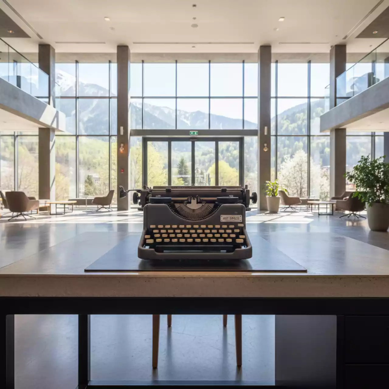 Аренда Машинка печатная старая в Golden Tulip Rosa Khutor — ART SPACE