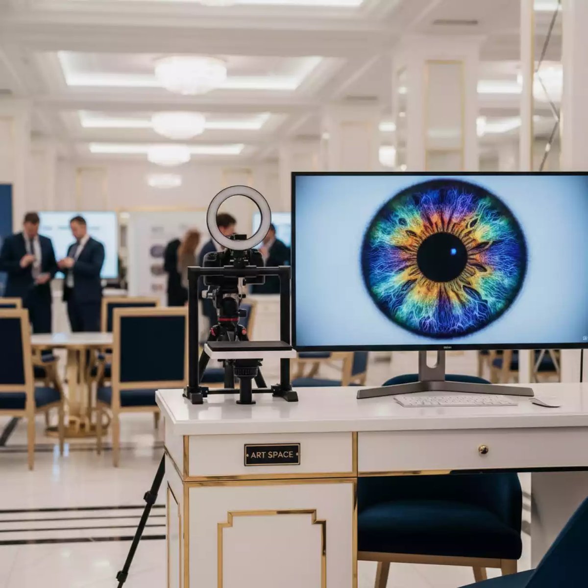 Аренда Мастер класс фото радужки глаза в Mercure Сочи Центр — ART SPACE