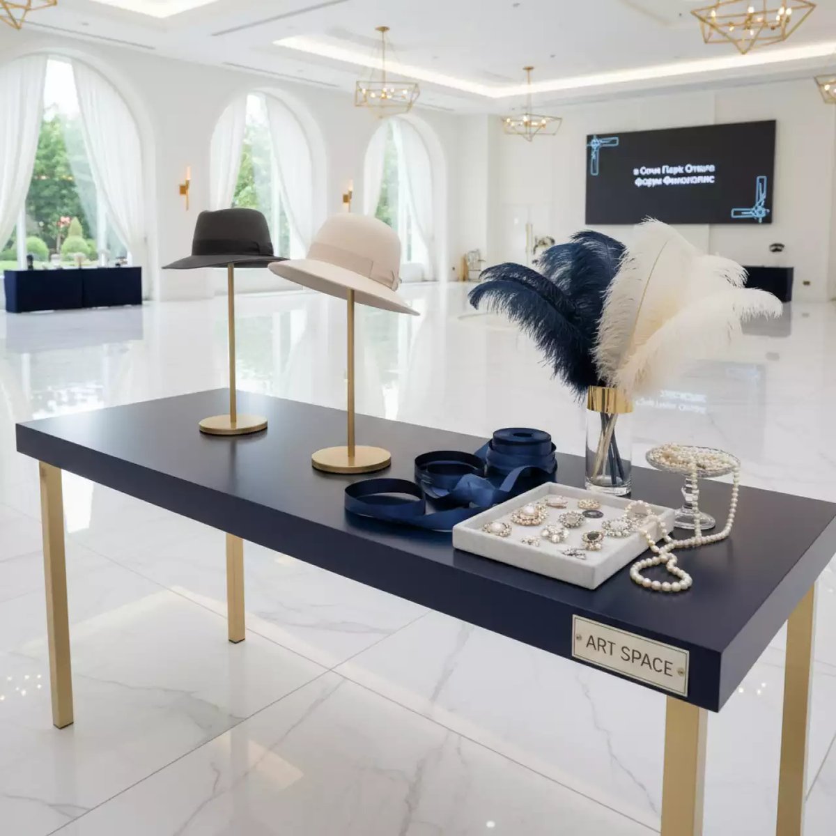 Аренда Мастер класс по декору шляп в стиле Гэтсби в Сочи Парк Отеле — ART SPACE