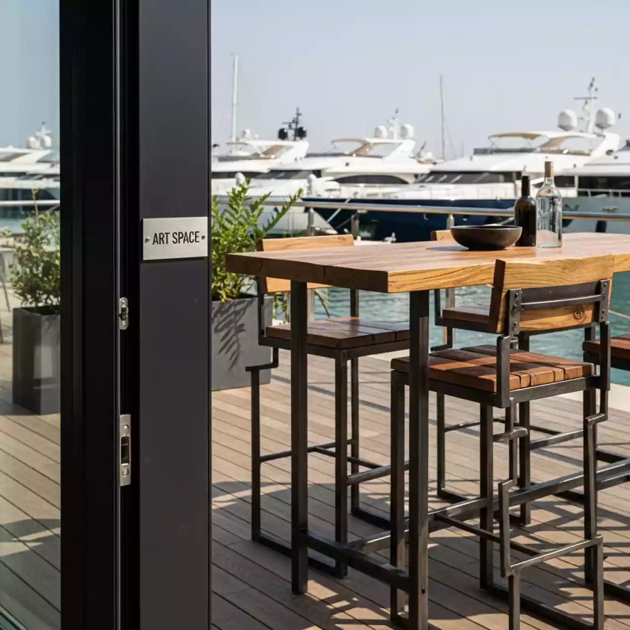 Аренда Мебель LOFT на территории Морпорта Сочи — ART SPACE