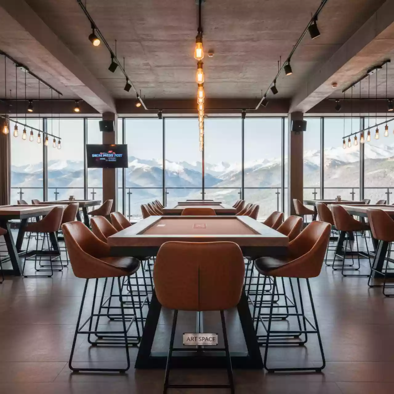 Аренда Мебель лофт в Courtyard by Marriott Sochi — ART SPACE