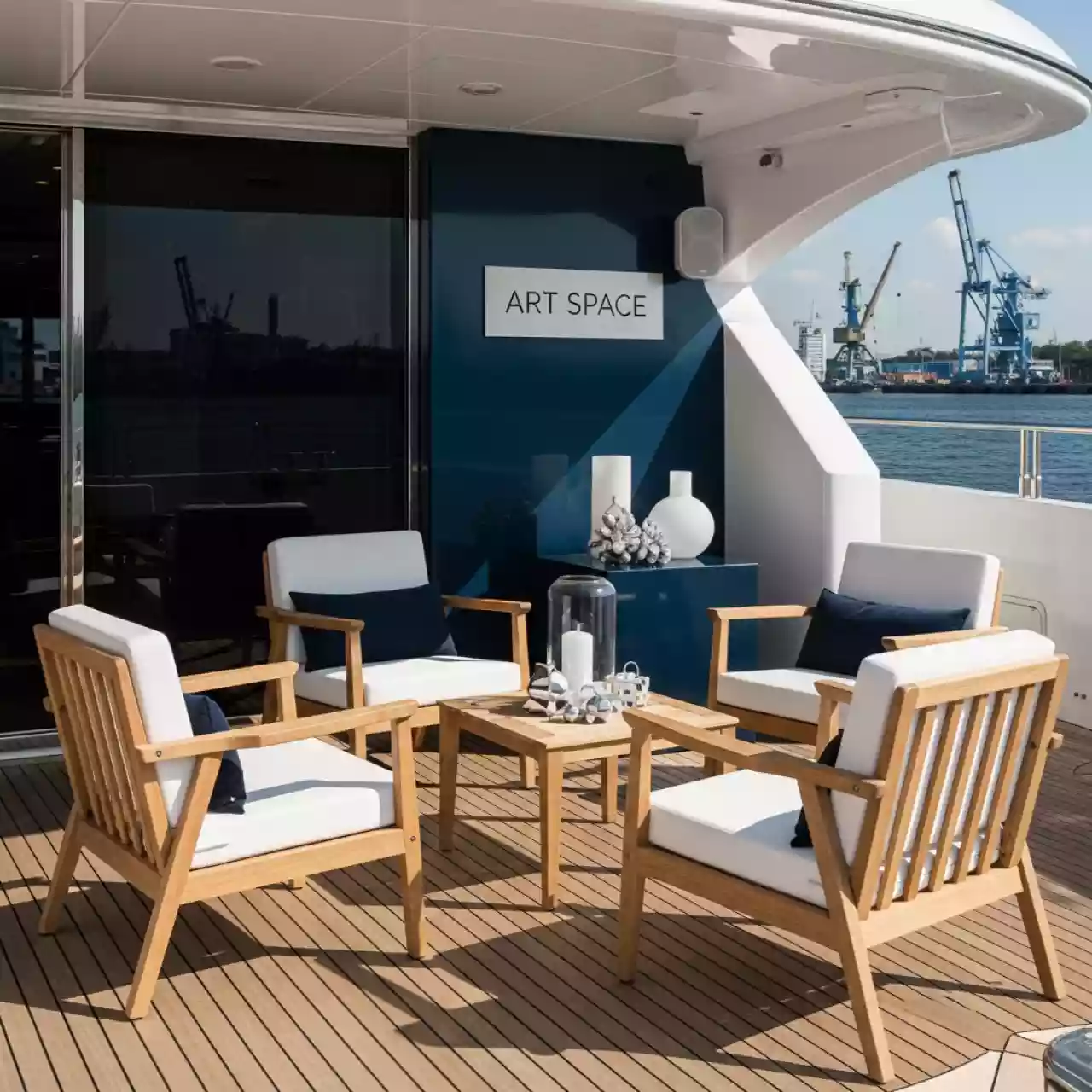 Аренда Мебель на Новый год на VIP-яхте (Имеретинский порт) — ART SPACE