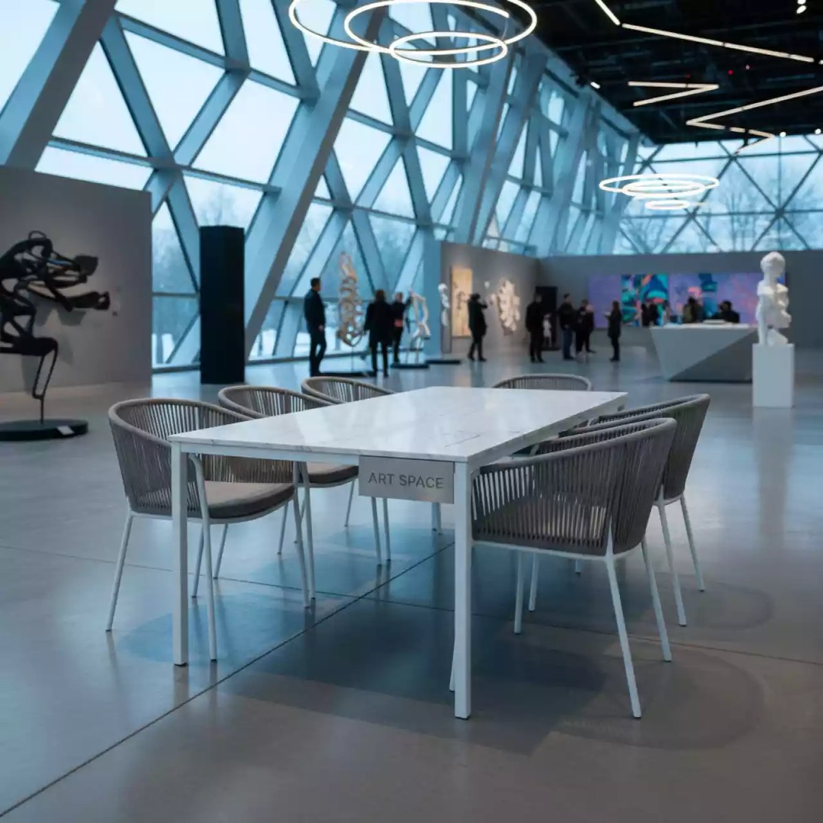 Аренда Мебельная группа 6 персон стулья Марсель белый каркас серый роуп Венето в Alpha Sirius — ART SPACE